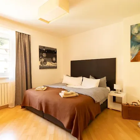Riedz Innsbruck- Zentrales Apartmenthaus Mit Gruener Oase Apartment Innsbruck