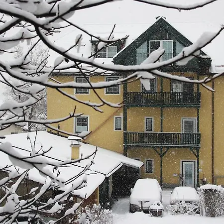 Riedz Innsbruck- Zentrales Apartmenthaus Mit Gruener Oase شقة