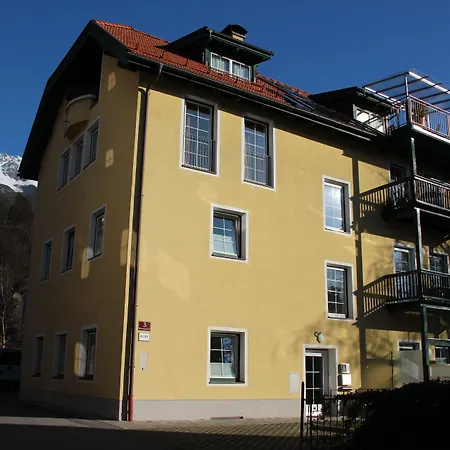 Riedz Innsbruck- Zentrales Apartmenthaus Mit Gruener Oase Apartamento Innsbruck