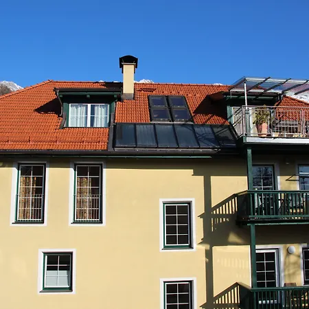 Διαμέρισμα Riedz Innsbruck- Zentrales Apartmenthaus Mit Gruener Oase *