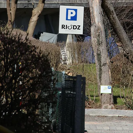 Διαμέρισμα Riedz Innsbruck- Zentrales Apartmenthaus Mit Gruener Oase