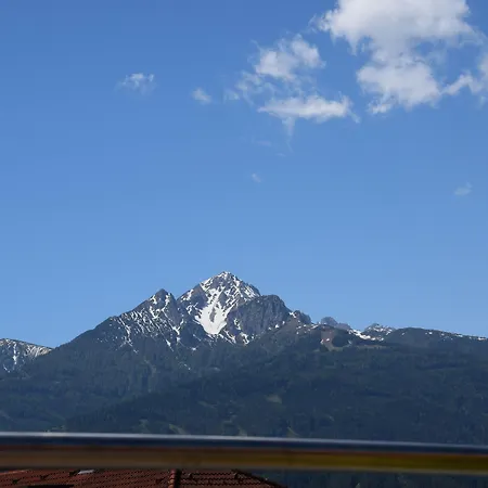 Riedz Innsbruck- Zentrales Apartmenthaus Mit Gruener Oase Διαμέρισμα *