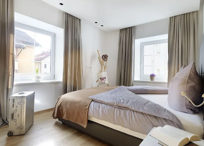 Riedz Innsbruck- Zentrales Apartmenthaus Mit Gruener Oase * Innsbruck