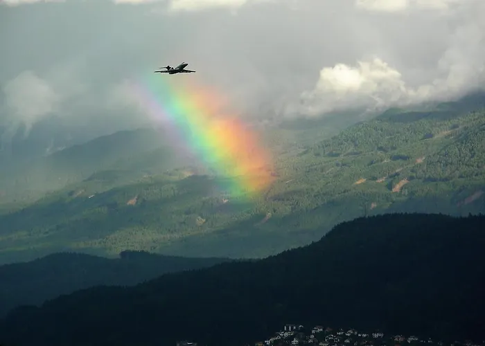 Riedz Innsbruck- Zentrales Apartmenthaus Mit Gruener Oase * Innsbruck