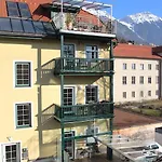 Riedz Innsbruck- Zentrales Apartmenthaus Mit Grüner Oase *