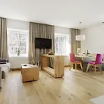 Riedz Innsbruck- Zentrales Apartmenthaus Mit Grüner Oase Apartamento