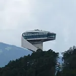 Riedz Innsbruck- Zentrales Apartmenthaus Mit Grüner Oase