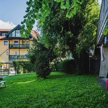 Apartamento Riedz Innsbruck- Zentrales Apartmenthaus Mit Grüner Oase