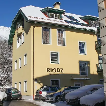 Riedz Innsbruck- Zentrales Apartmenthaus Mit Gruener Oase * Innsbruck