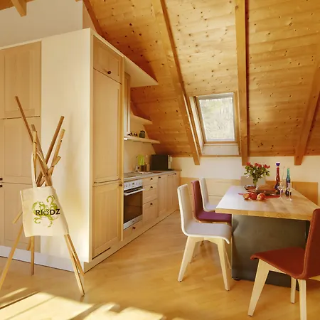 Riedz Innsbruck- Zentrales Apartmenthaus Mit Gruener Oase * Innsbruck