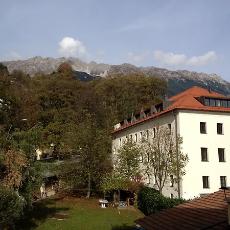 Riedz Innsbruck- Zentrales Apartmenthaus Mit Grüner Oase Apartamento