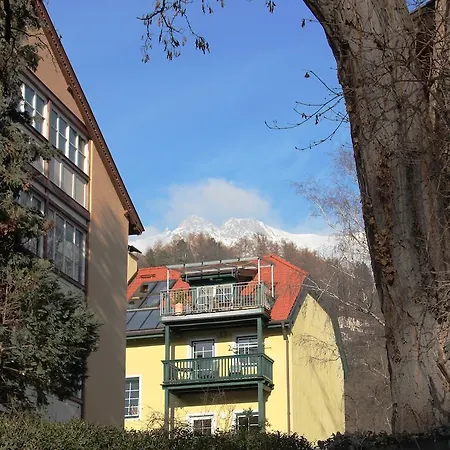 Riedz Innsbruck- Zentrales Apartmenthaus Mit Gruener Oase Innsbruck