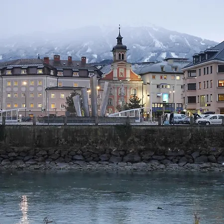 شقة Riedz Innsbruck- Zentrales Apartmenthaus Mit Gruener Oase إنسبروك