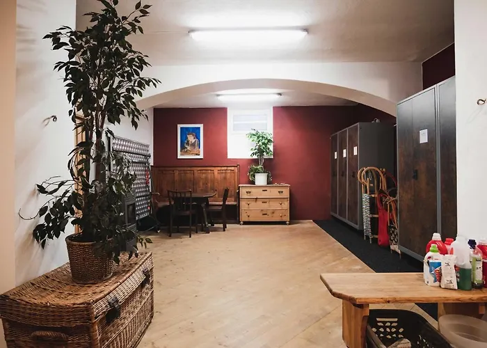 아파트 Riedz Innsbruck- Zentrales Apartmenthaus Mit Gruener Oase 인스브루크