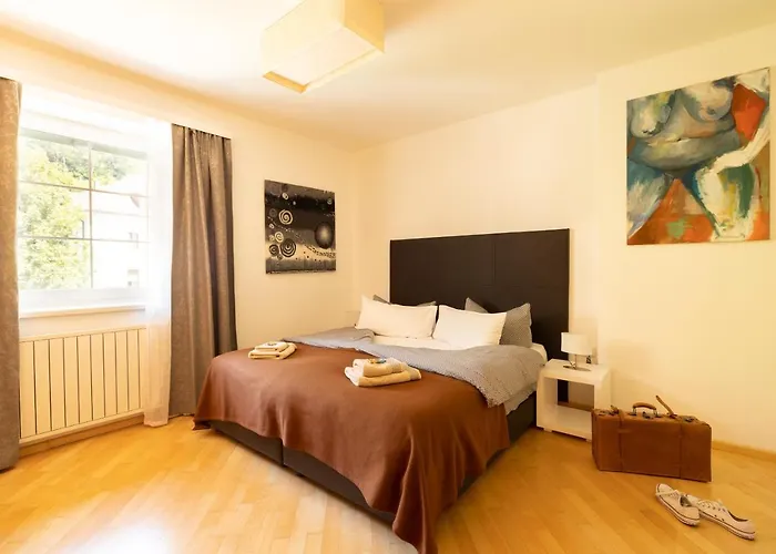 Riedz Innsbruck- Zentrales Apartmenthaus Mit Gruener Oase Apartamento Innsbruck