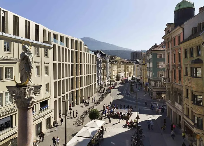 아파트 Riedz Innsbruck- Zentrales Apartmenthaus Mit Gruener Oase