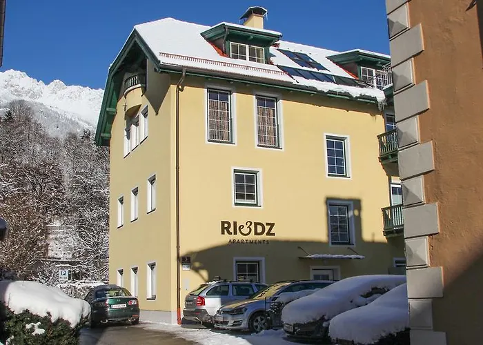 Riedz Innsbruck- Zentrales Apartmenthaus Mit Gruener Oase * 인스브루크