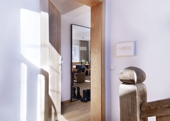 Apartment Riedz Innsbruck- Zentrales Apartmenthaus Mit Gruener Oase *