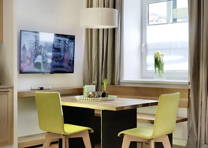 Riedz Innsbruck- Zentrales Apartmenthaus Mit Gruener Oase * 인스브루크