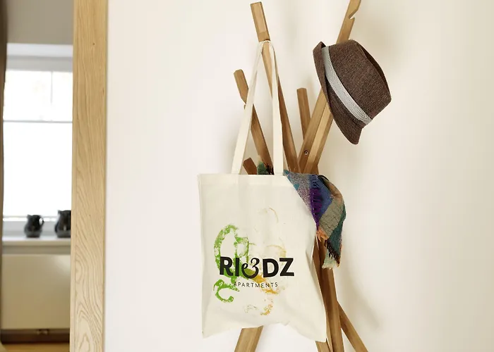 Riedz Innsbruck- Zentrales Apartmenthaus Mit Gruener Oase 인스브루크