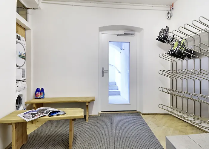 아파트 Riedz Innsbruck- Zentrales Apartmenthaus Mit Gruener Oase