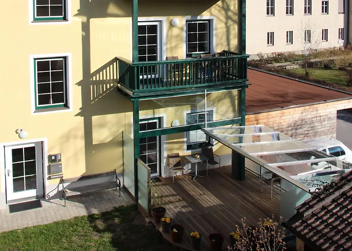 아파트 Riedz Innsbruck- Zentrales Apartmenthaus Mit Gruener Oase