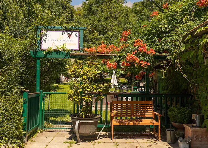 아파트 Riedz Innsbruck- Zentrales Apartmenthaus Mit Gruener Oase