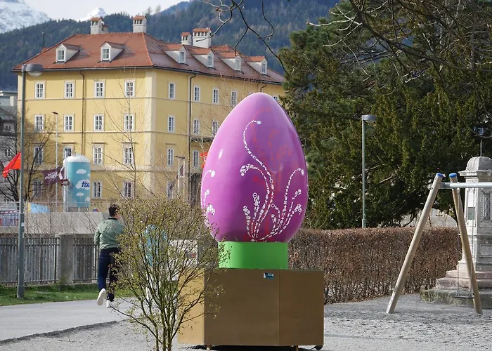 아파트 Riedz Innsbruck- Zentrales Apartmenthaus Mit Gruener Oase