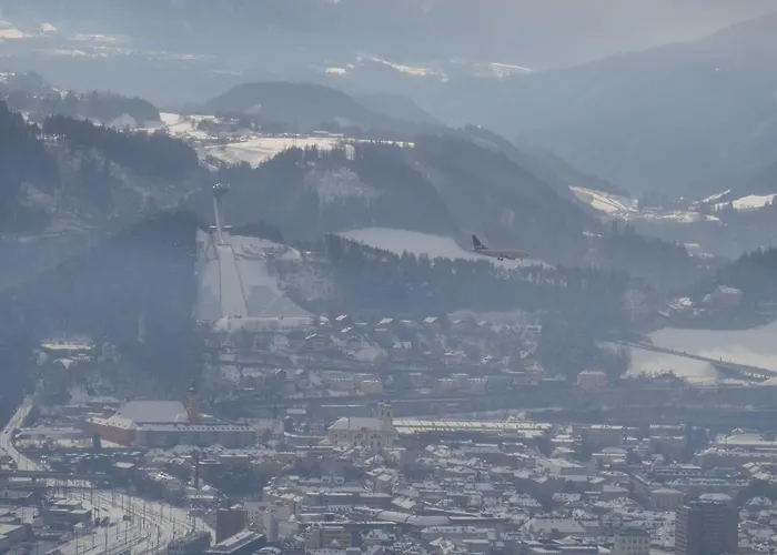 Riedz Innsbruck- Zentrales Apartmenthaus Mit Gruener Oase * 인스브루크