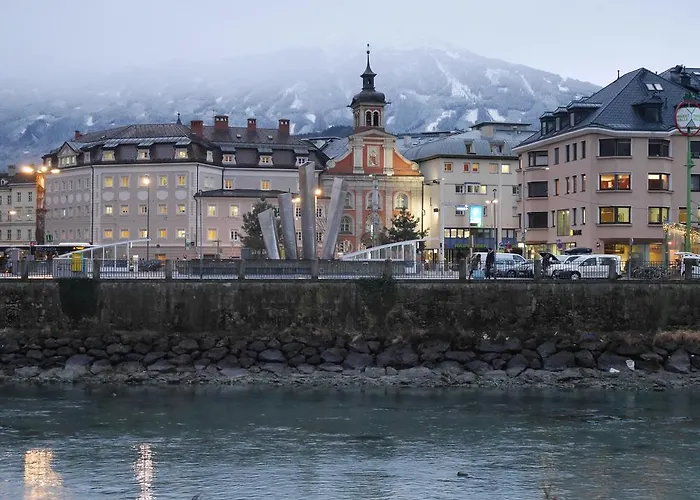 Apartamento Riedz Innsbruck- Zentrales Apartmenthaus Mit Gruener Oase Innsbruck