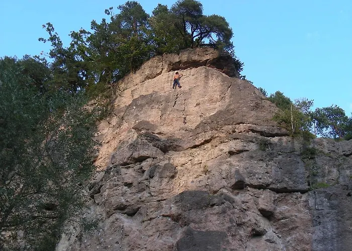 아파트 Riedz Innsbruck- Zentrales Apartmenthaus Mit Gruener Oase *