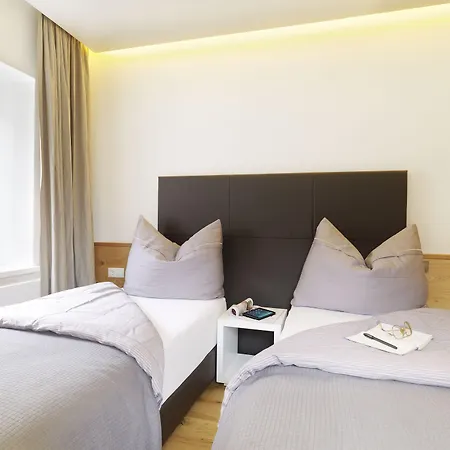 Lejlighed Riedz Innsbruck- Zentrales Apartmenthaus Mit Gruener Oase