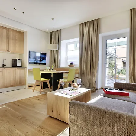 Lejlighed Riedz Innsbruck- Zentrales Apartmenthaus Mit Gruener Oase