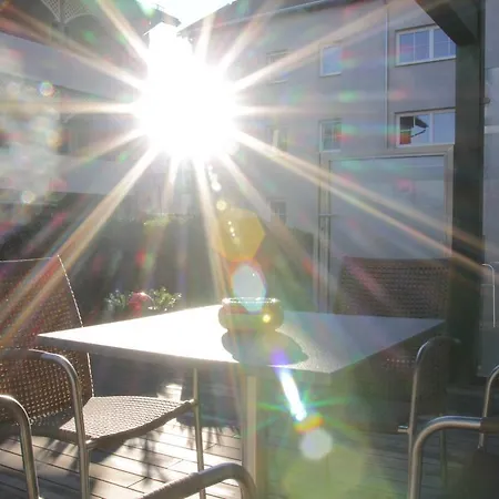 Lejlighed Riedz Innsbruck- Zentrales Apartmenthaus Mit Gruener Oase