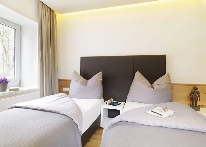 Apartment Riedz Innsbruck- Zentrales Apartmenthaus Mit Gruener Oase