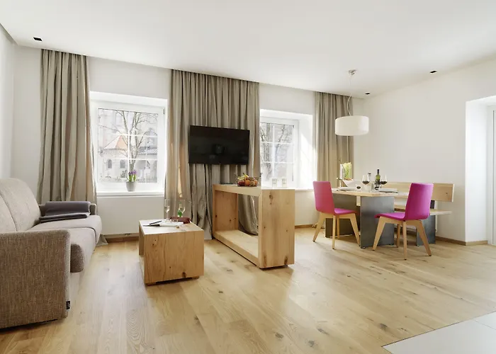 Riedz Innsbruck- Zentrales Apartmenthaus Mit Gruener Oase Daire