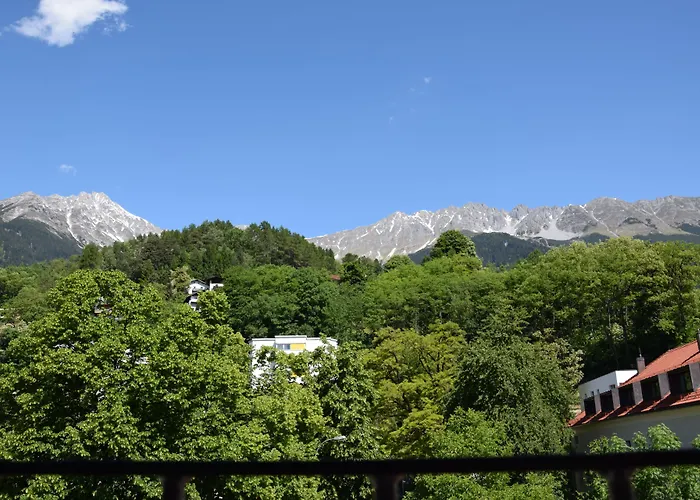 Riedz Innsbruck- Zentrales Apartmenthaus Mit Gruener Oase Daire İnnsbruck