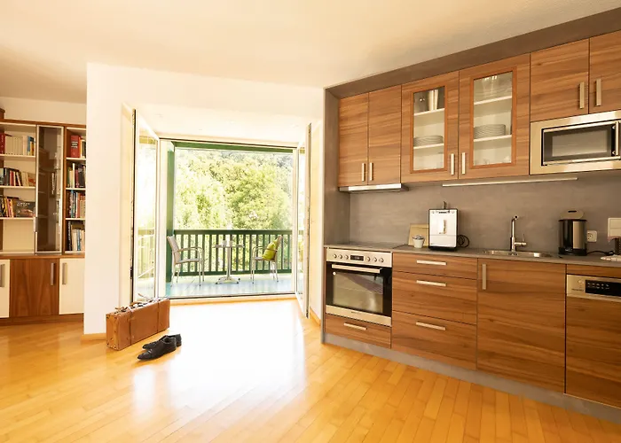 Riedz Innsbruck- Zentrales Apartmenthaus Mit Gruener Oase *