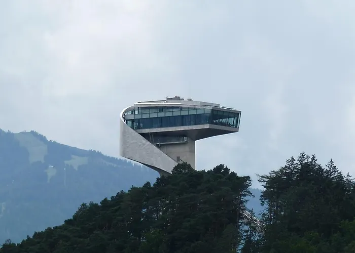 Riedz Innsbruck- Zentrales Apartmenthaus Mit Gruener Oase