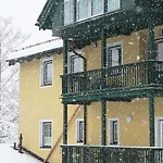 Riedz Innsbruck- Zentrales Apartmenthaus Mit Gruener Oase * Innsbruck