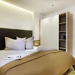 Riedz Innsbruck- Zentrales Apartmenthaus Mit Gruener Oase *
