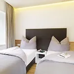 Apartament Riedz Innsbruck- Zentrales Apartmenthaus Mit Gruener Oase