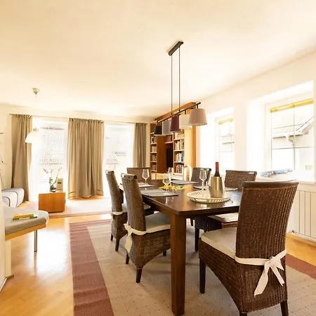 Riedz Innsbruck- Zentrales Apartmenthaus Mit Gruener Oase * Innsbruck