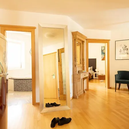 Riedz Innsbruck- Zentrales Apartmenthaus Mit Gruener Oase Apartment *