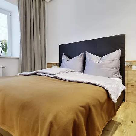 Riedz Innsbruck- Zentrales Apartmenthaus Mit Gruener Oase * Innsbruck