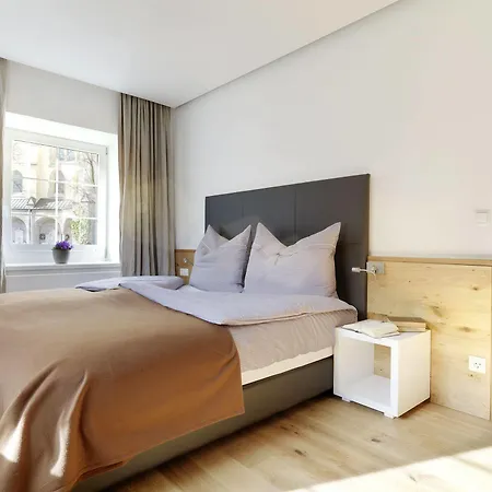 Riedz Innsbruck- Zentrales Apartmenthaus Mit Gruener Oase